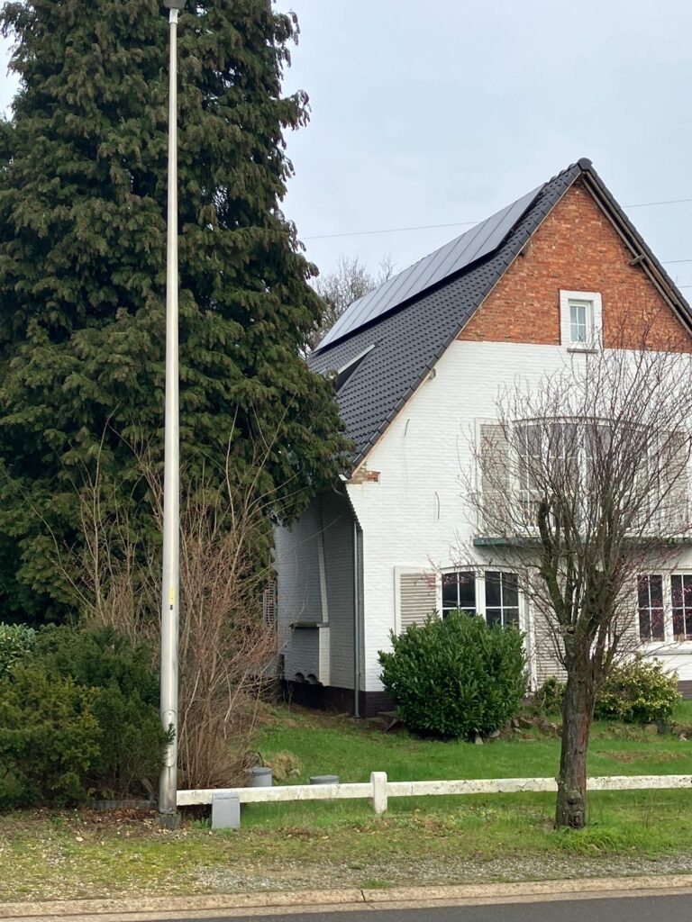 1e0d2709-df69-45a9-8b56-c10d72eb3a1a-1