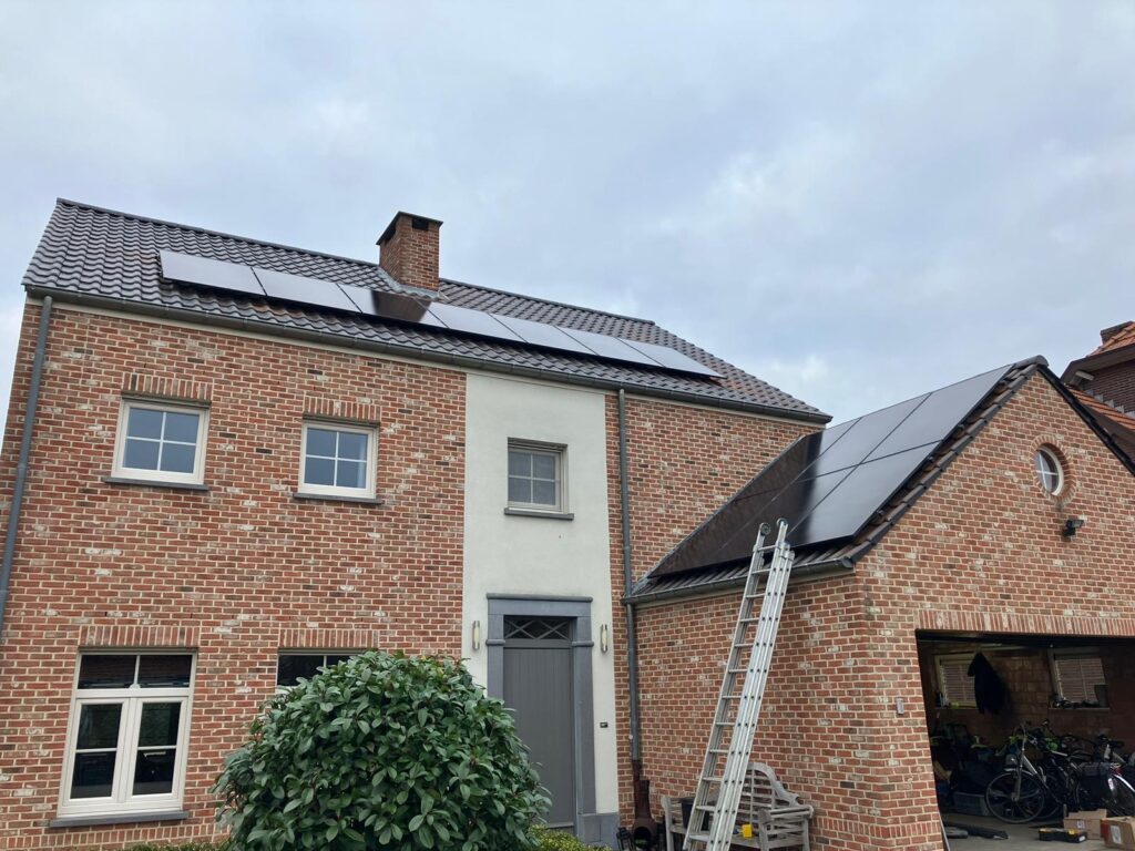 33b7b2c0-e802-4ce3-bc3d-771cbaefb9ef-1